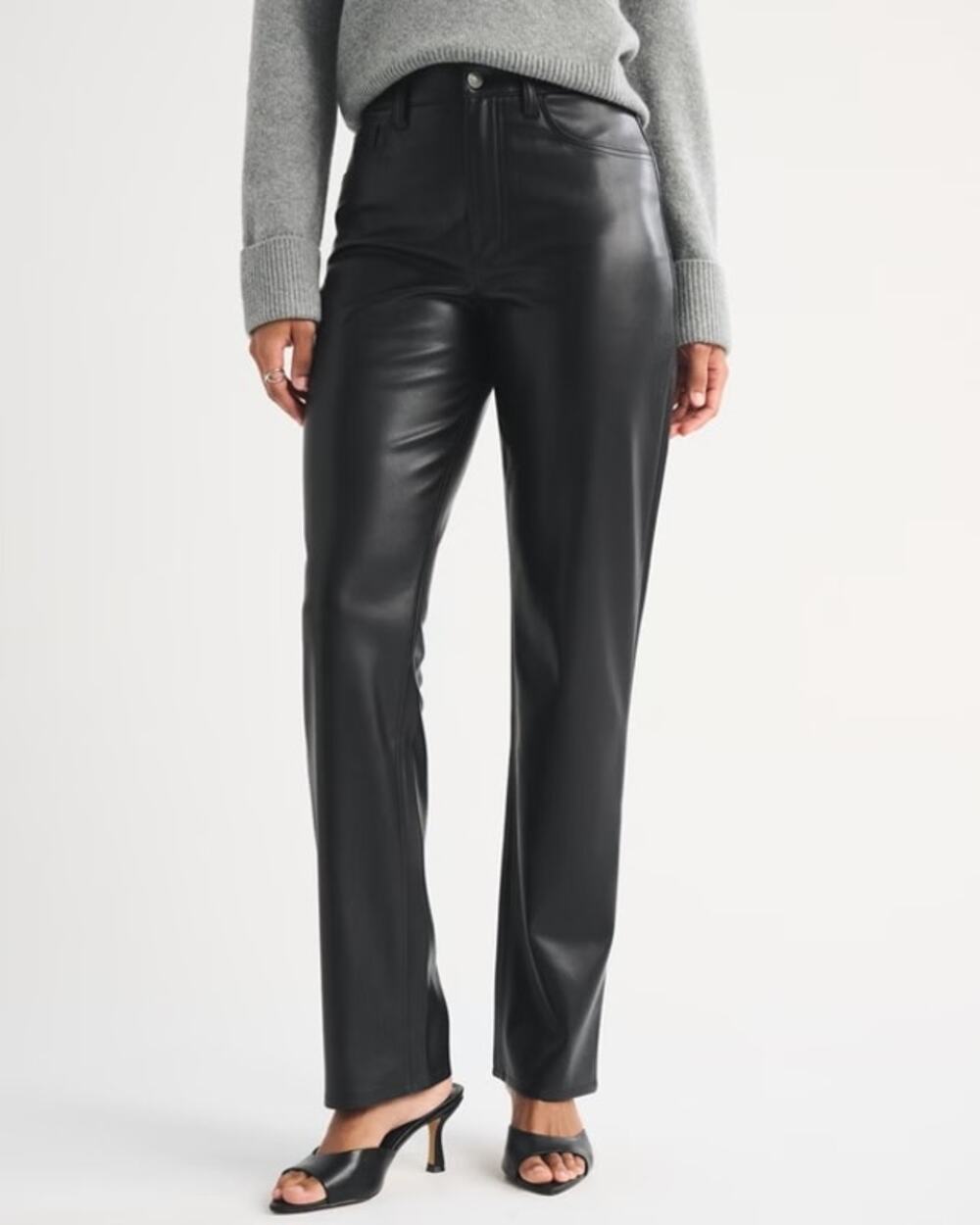 Abercrombie & Fitch 90s Straight Vegan Leather Pants Size 25/0 Curve Love Black
